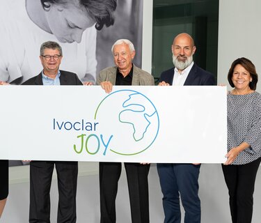 (from left to right) Dr Tatiana Repetto-Bauckhage (Project Management, Peru), Christian Brutzer, Chief Commercial Officer (Steering Committee), Dr med. Dent. Philipp Schneider (Project Management, Ghana and Cambodia), Markus Heinz, Chief Executive Officer (Steering Committee) and Christina Zeller, Supervisory Board Member responsible for CSR (Steering Committee).